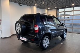 CHEVROLET NIVA