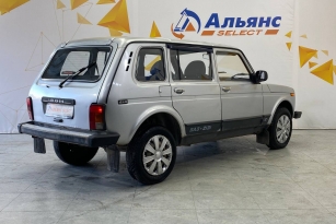 LADA 2131 (4X4)