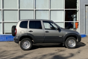 CHEVROLET NIVA