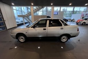 LADA 2110