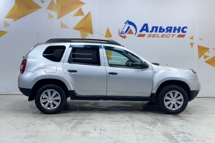 RENAULT DUSTER