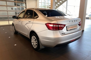 LADA VESTA
