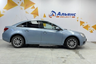 CHEVROLET CRUZE