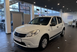 RENAULT SANDERO