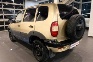 CHEVROLET NIVA