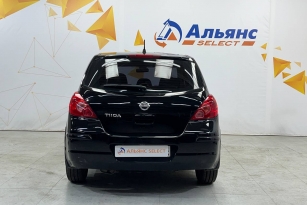 NISSAN TIIDA