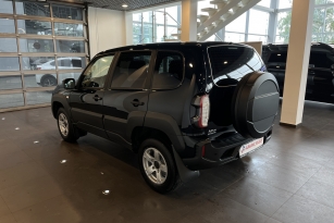 LADA NIVA TRAVEL