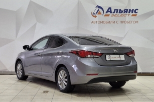 HYUNDAI ELANTRA