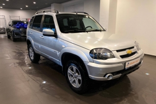 CHEVROLET NIVA