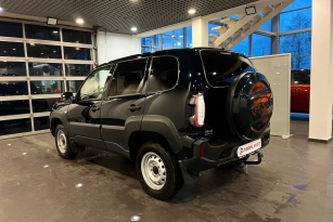 LADA NIVA TRAVEL
