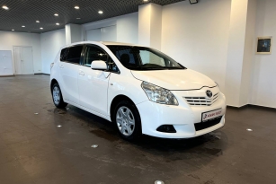 TOYOTA VERSO