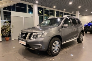 NISSAN TERRANO