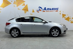 CHEVROLET CRUZE