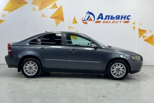 VOLVO S40