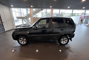 LADA NIVA TRAVEL
