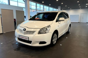 TOYOTA VERSO