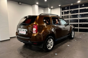 RENAULT DUSTER