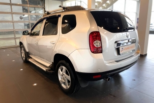 RENAULT DUSTER