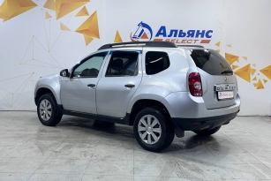 RENAULT DUSTER