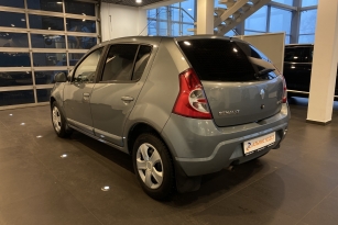 RENAULT SANDERO