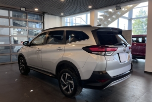 TOYOTA RUSH