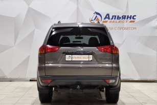 MITSUBISHI PAJERO SPORT