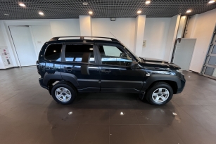LADA NIVA TRAVEL