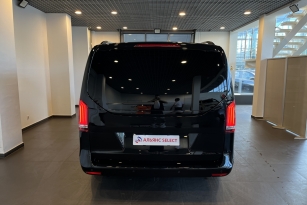 MERCEDES-BENZ V250