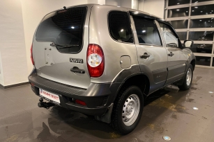 CHEVROLET NIVA