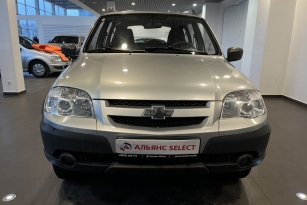 CHEVROLET NIVA