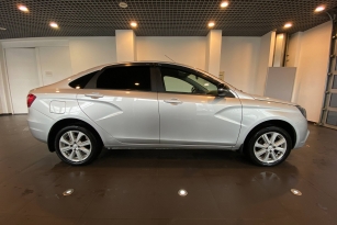 LADA VESTA