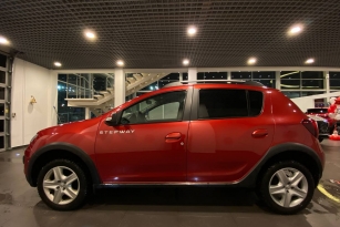 RENAULT SANDERO STEPWAY