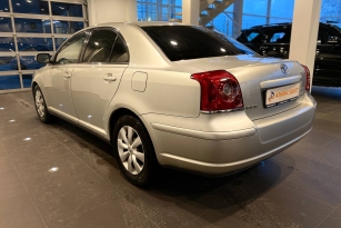 TOYOTA AVENSIS