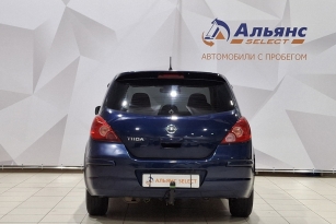 NISSAN TIIDA