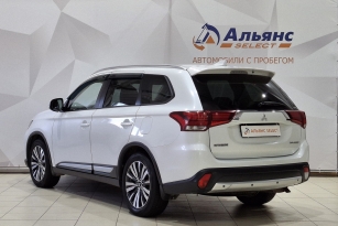 MITSUBISHI OUTLANDER