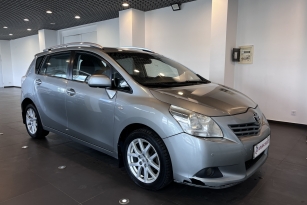 TOYOTA VERSO