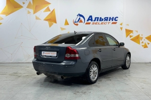 VOLVO S40
