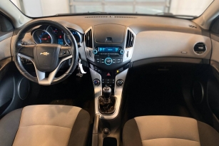 CHEVROLET CRUZE