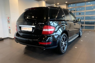 MERCEDES-BENZ ML350