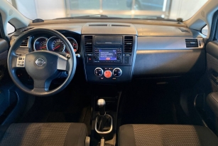 NISSAN TIIDA