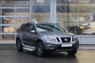 NISSAN TERRANO