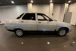 LADA 2110