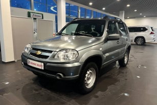 CHEVROLET NIVA
