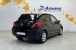 NISSAN TIIDA