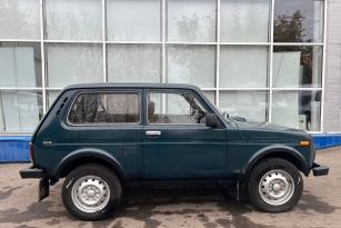 LADA 2121