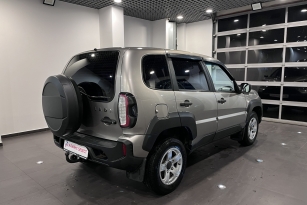 LADA NIVA TRAVEL