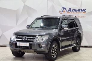 MITSUBISHI PAJERO