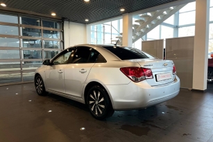 CHEVROLET CRUZE