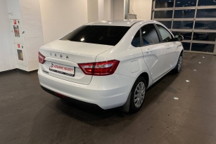 LADA VESTA