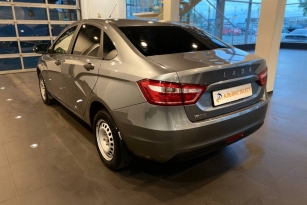 LADA VESTA